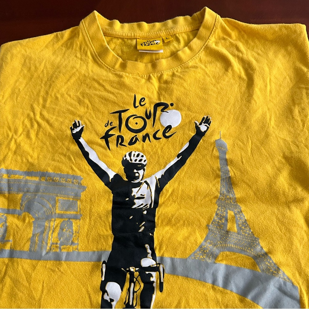 NWOT Le Tour de France Cyclists Tee Shirt Official Collection